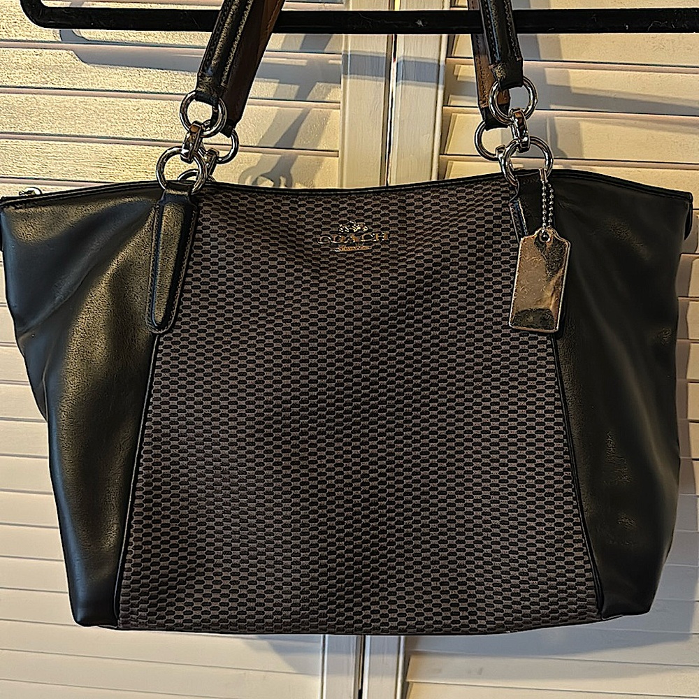 Coach purse! Black with silver